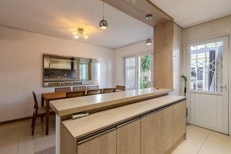 Cozinha de casa para alugar com 3 quartos, 209m² em Jardim Sabará, Porto Alegre