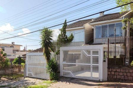 Casa para alugar com 209m², 3 quartos e 2 vagasFachada