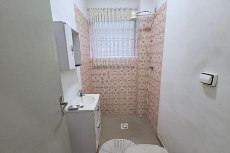 Casa para alugar com 133m², 4 quartos e 2 vagasBanheiro social 