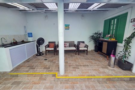 Casa para alugar com 133m², 4 quartos e 2 vagasQuintal