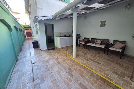 Casa para alugar com 133m², 4 quartos e 2 vagasQuintal
