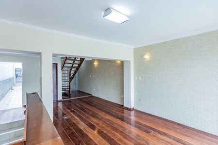 Casa à venda com 147m², 3 quartos e 3 vagas Casa à venda com 147m², 3 quartos e 3 vagasSala