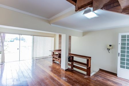 Casa à venda com 147m², 3 quartos e 3 vagas Casa à venda com 147m², 3 quartos e 3 vagasSala