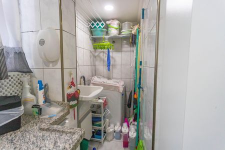 Apartamento à venda com 83m², 3 quartos e 1 vagaÁrea de serviço 