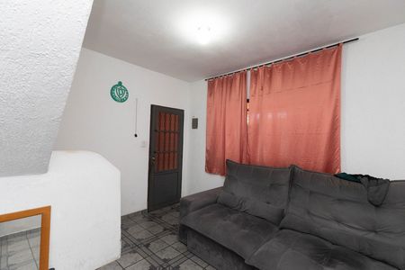 Casa à venda com 100m², 4 quartos e 2 vagas Casa à venda com 100m², 4 quartos e 2 vagasSala