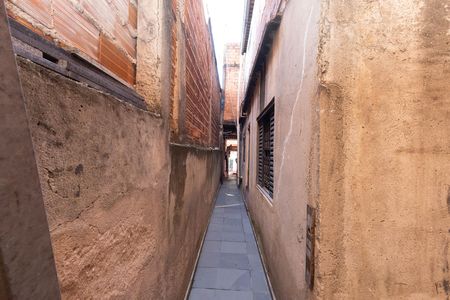 Casa à venda com 100m², 4 quartos e 2 vagas Casa à venda com 100m², 4 quartos e 2 vagasCorredor