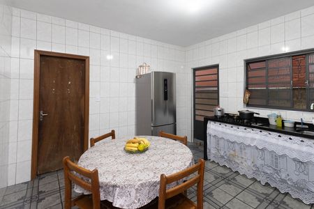 Casa à venda com 100m², 4 quartos e 2 vagas Casa à venda com 100m², 4 quartos e 2 vagasCozinha