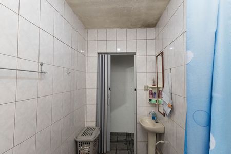 Casa à venda com 100m², 4 quartos e 2 vagas Casa à venda com 100m², 4 quartos e 2 vagasBanheiro 2