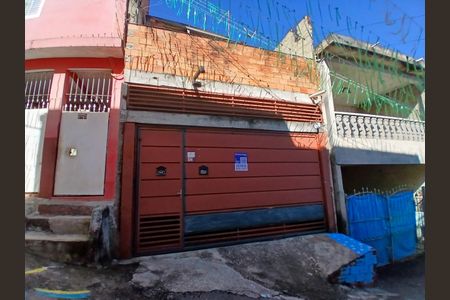 Casa à venda com 100m², 4 quartos e 2 vagas Casa à venda com 100m², 4 quartos e 2 vagasFachada / Placa