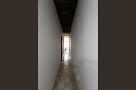 Casa à venda com 100m², 4 quartos e 2 vagas Casa à venda com 100m², 4 quartos e 2 vagasCorredor
