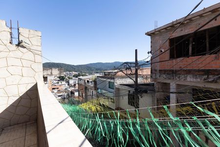 Casa à venda com 100m², 4 quartos e 2 vagas Casa à venda com 100m², 4 quartos e 2 vagasVista