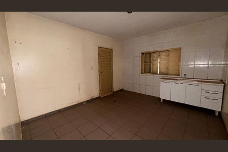 Casa para alugar com 150m², 2 quartos e 2 vagasCozinha