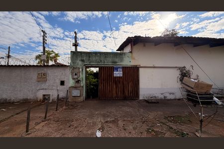 Fachada de casa para alugar com 2 quartos, 150m² em Setor Papillon Park, Aparecida de Goiânia