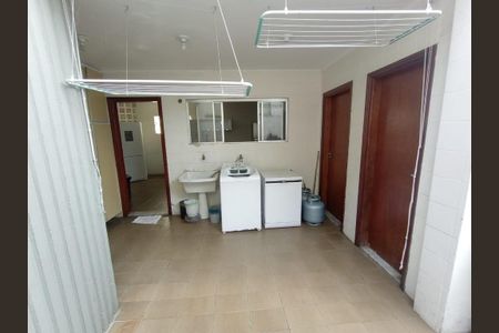 Casa à venda com 6 quartos, 400m² em Vila Tramontano, São Paulo
