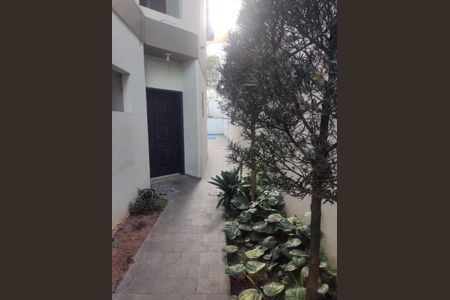 Casa à venda com 6 quartos, 400m² em Vila Tramontano, São Paulo
