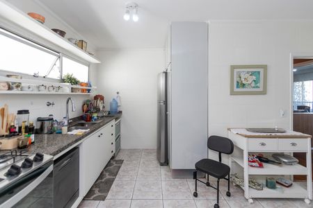 Cozinha de apartamento para alugar com 3 quartos, 140m² em Campo Belo, São Paulo