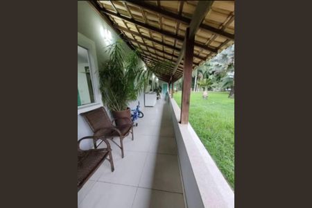 Casa de condomínio para alugar com 350m², 4 quartos e 6 vagasVaranda