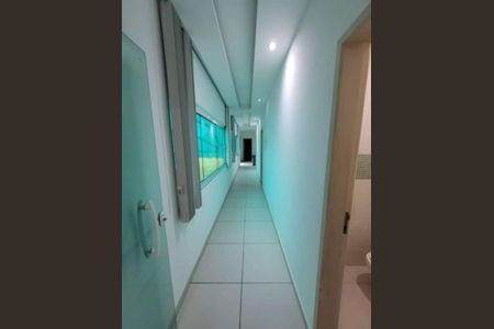 Corredor de casa de condomínio para alugar com 4 quartos, 350m² em Caxito, Maricá