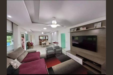 Sala de casa de condomínio para alugar com 4 quartos, 350m² em Caxito, Maricá