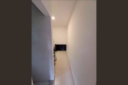 Casa de condomínio para alugar com 350m², 4 quartos e 6 vagasCorredor