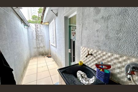 Casa de condomínio para alugar com 56m², 2 quartos e 1 vagaÁrea de Serviço