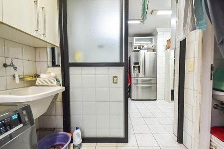 Apartamento à venda com 128m², 4 quartos e 3 vagas Apartamento à venda com 128m², 4 quartos e 3 vagasÁrea de serviço