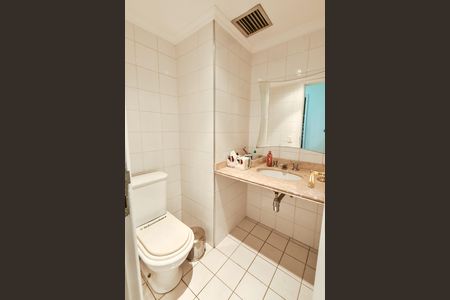 Apartamento à venda com 128m², 4 quartos e 3 vagas Apartamento à venda com 128m², 4 quartos e 3 vagasLavabo