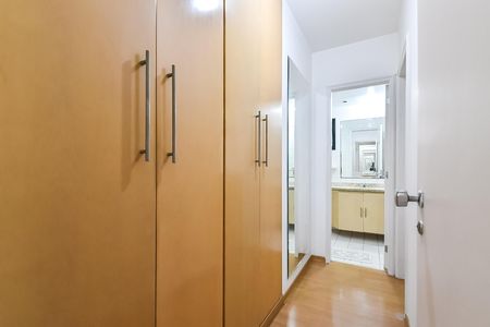 Apartamento à venda com 128m², 4 quartos e 3 vagas Apartamento à venda com 128m², 4 quartos e 3 vagasSuíte