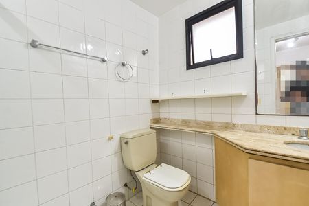 Apartamento à venda com 128m², 4 quartos e 3 vagas Apartamento à venda com 128m², 4 quartos e 3 vagasBanheiro da suíte
