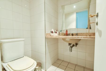 Apartamento à venda com 128m², 4 quartos e 3 vagas Apartamento à venda com 128m², 4 quartos e 3 vagasLavabo