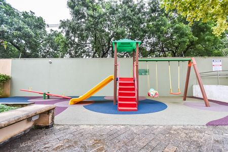 Apartamento à venda com 128m², 4 quartos e 3 vagas Apartamento à venda com 128m², 4 quartos e 3 vagasÁrea comum - Playground
