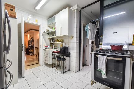 Apartamento à venda com 128m², 4 quartos e 3 vagas Apartamento à venda com 128m², 4 quartos e 3 vagasCozinha