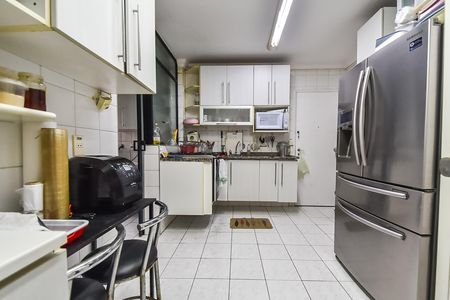 Apartamento à venda com 128m², 4 quartos e 3 vagas Apartamento à venda com 128m², 4 quartos e 3 vagasCozinha