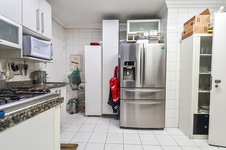 Apartamento à venda com 128m², 4 quartos e 3 vagas Apartamento à venda com 128m², 4 quartos e 3 vagasCozinha
