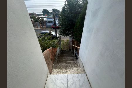 Apartamento para alugar com 45m², 1 quarto e sem vaga Apartamento para alugar com 45m², 1 quarto e sem vagaEscada