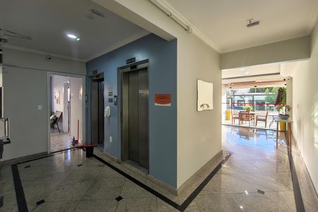 Apartamento para alugar com 400m², 3 quartos e 3 vagasHall de entrada 