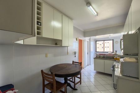 Apartamento para alugar com 400m², 3 quartos e 3 vagasCozinha