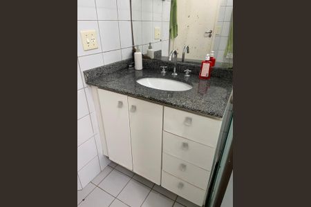 Apartamento à venda com 75m², 3 quartos e 2 vagas Apartamento à venda com 75m², 3 quartos e 2 vagasBanheiro