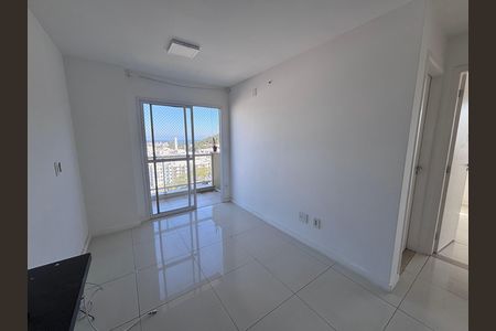 Apartamento para alugar com 100m², 2 quartos e 1 vagaSala