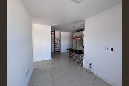 Apartamento para alugar com 100m², 2 quartos e 1 vagaSala