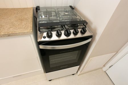 Apartamento para alugar com 28m², 1 quarto e sem vaga Apartamento para alugar com 28m², 1 quarto e sem vagaCozinha - Fogão
