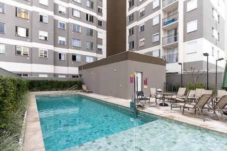 Apartamento para alugar com 28m², 1 quarto e sem vaga Apartamento para alugar com 28m², 1 quarto e sem vagaÁrea comum - Piscina