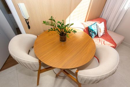 Apartamento para alugar com 28m², 1 quarto e sem vaga Apartamento para alugar com 28m², 1 quarto e sem vagaSala - Mesa e Cadeiras
