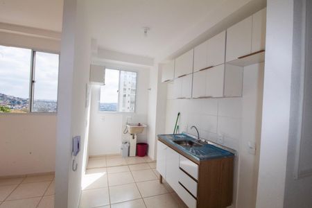 Apartamento para alugar com 46m², 2 quartos e 1 vaga Apartamento para alugar com 46m², 2 quartos e 1 vagaCozinha e Área de Serviço