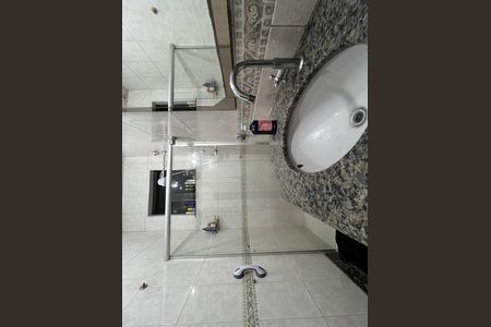 Casa à venda com 210m², 3 quartos e 2 vagasBanheiro da Suíte