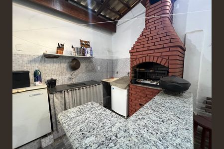 Casa à venda com 210m², 3 quartos e 2 vagasChurrasqueira