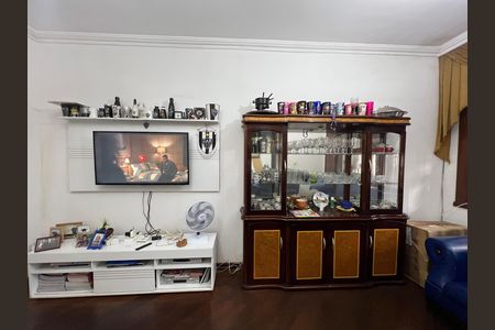 Casa à venda com 210m², 3 quartos e 2 vagasSala