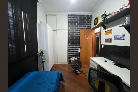 Casa à venda com 210m², 3 quartos e 2 vagasQuarto 1