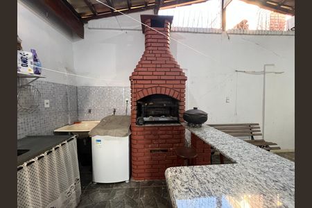 Casa à venda com 210m², 3 quartos e 2 vagasChurrasqueira