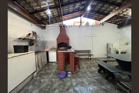 Casa à venda com 210m², 3 quartos e 2 vagasQuintal